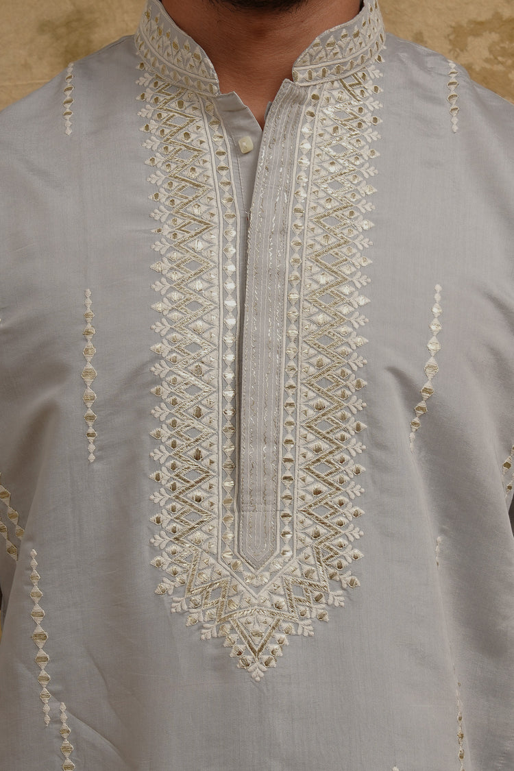 Pearl Grey Geometric Thread & Mirror-Embroidered Kurta