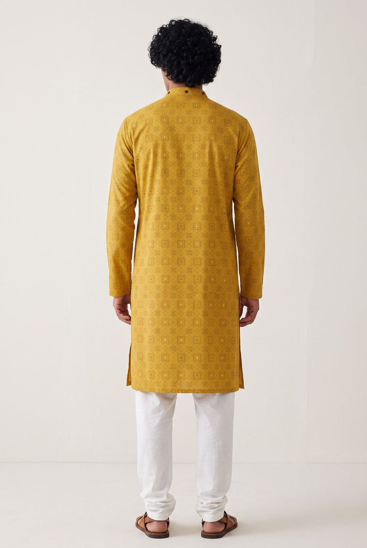 Veshbhoshaa Men's Mustard Yellow Printed Kurta Set