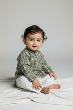 Veshbhoshaa Kid's Green Multicolour sequence Pajama Set