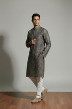 Veshbhoshaa Men's Grey Geometric Sequence Kurta Pajama Set
