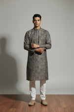 Veshbhoshaa Men's Grey Geometric Sequence Kurta Pajama Set