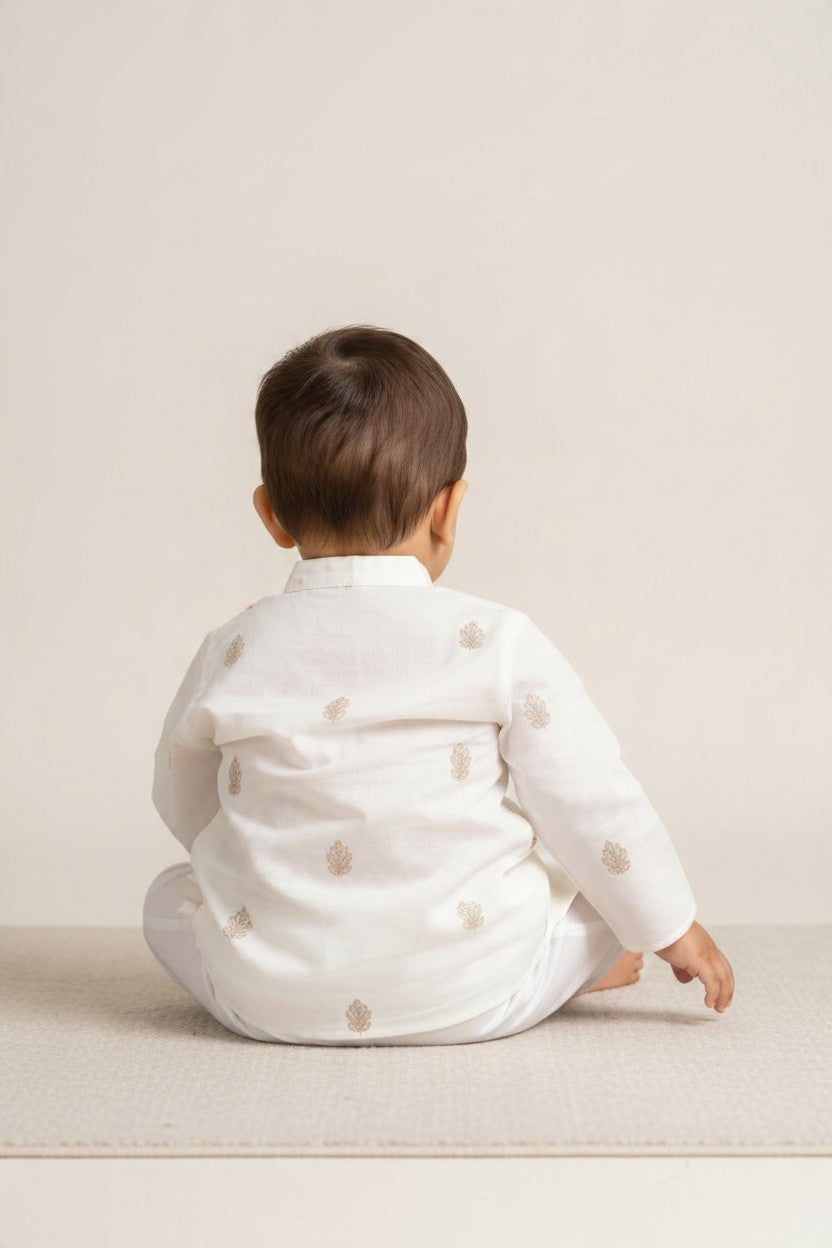 Kids' White Zari Thread work Buta Cotton Blend Kurta Pajama Set