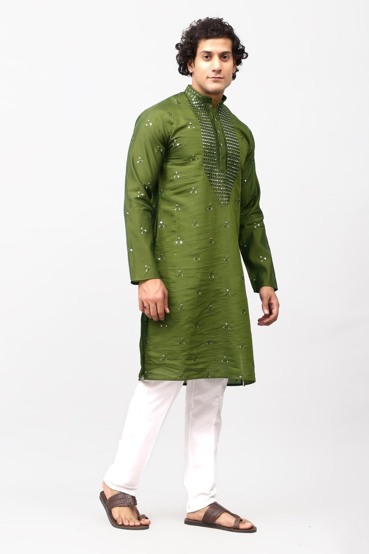 Bluesaanchi Men's Mehandi Green Kurta Set with Embroidery Motif - Veshbhoshaa