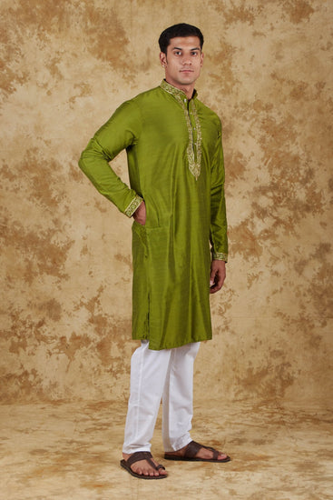 Bluesaanchi Sunshine: Handwoven Embroidered Kurta Set Royal green - Veshbhoshaa