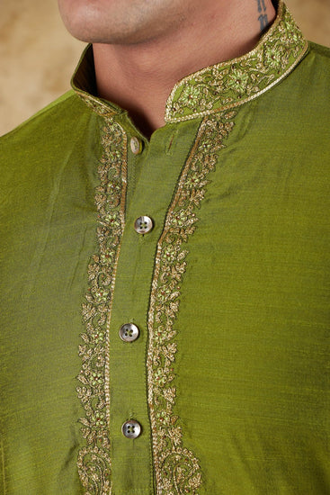 Bluesaanchi Sunshine: Handwoven Embroidered Kurta Set Royal green - Veshbhoshaa